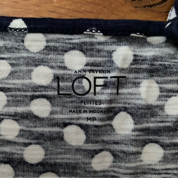Loft Top Size Medium Petite - Picture 3 of 3